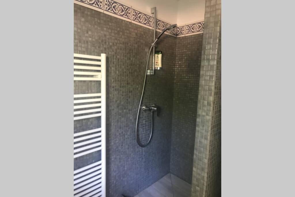 Joli Studio Au Mont St Clair Avec Vue Sur La Mer Διαμέρισμα Σετ Εξωτερικό φωτογραφία