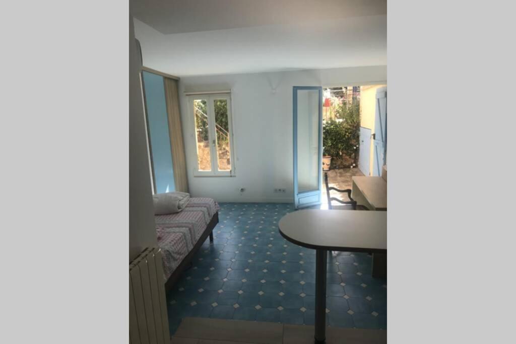Joli Studio Au Mont St Clair Avec Vue Sur La Mer Διαμέρισμα Σετ Εξωτερικό φωτογραφία